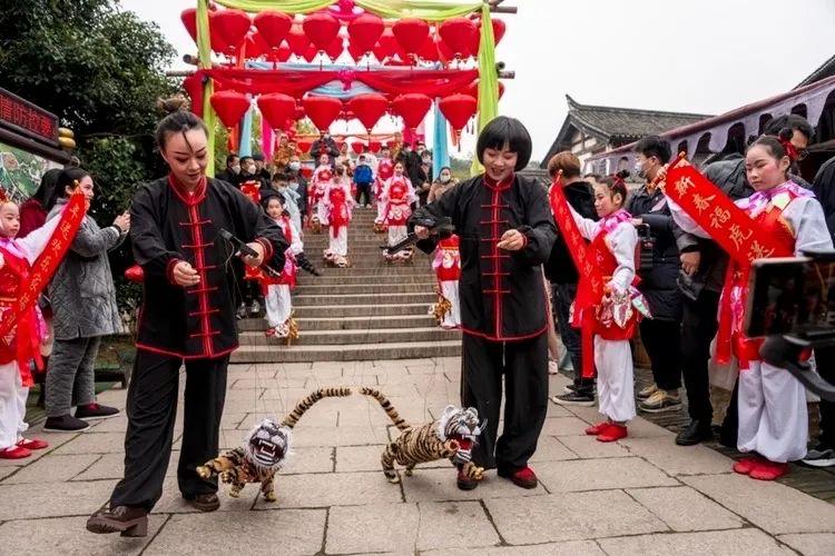 看木偶戏…还有哪些非遗技艺能让我们体会「年味儿」？