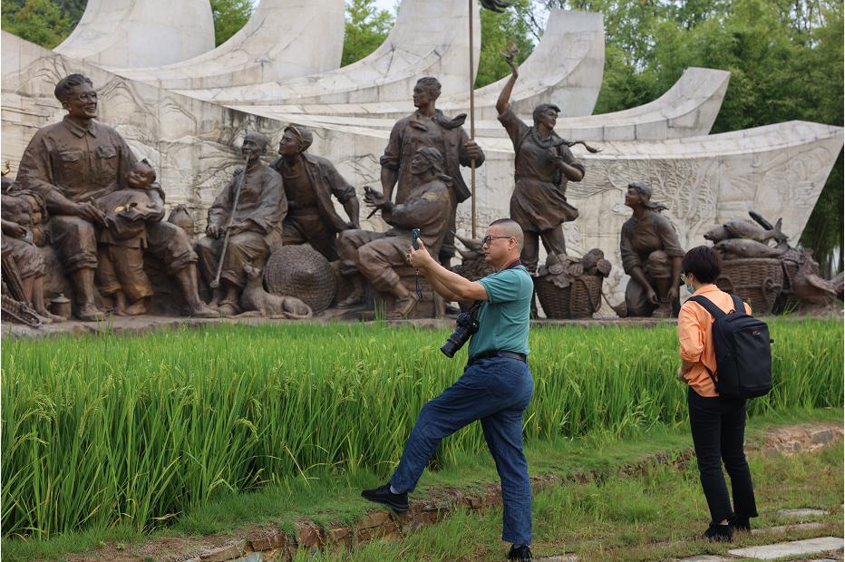 春节文旅消费活力迸发，节日氛围点燃文旅市场，消费热潮席卷全国