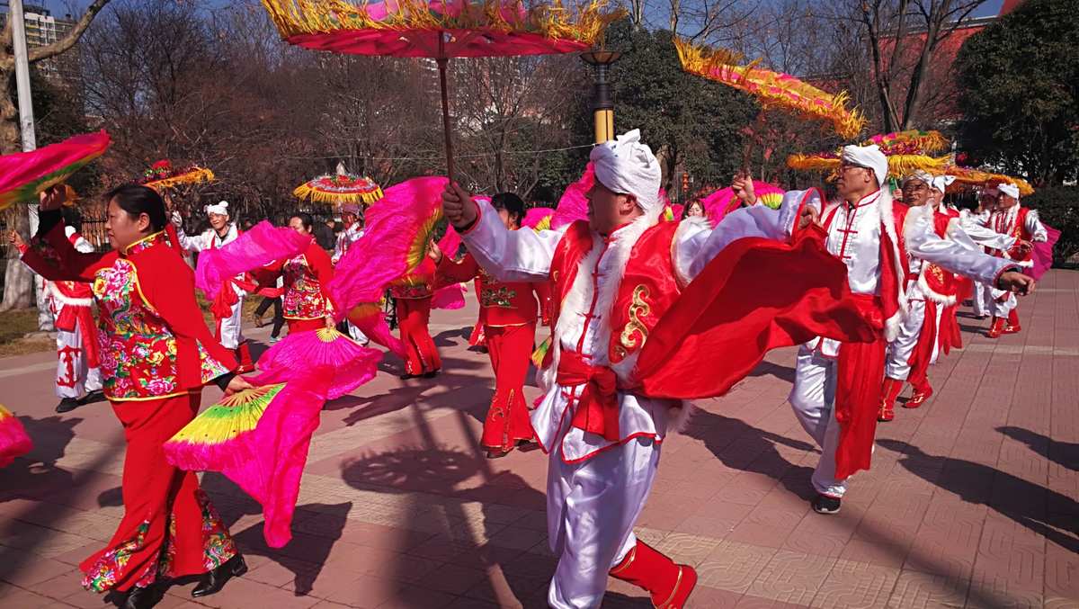 香港深度解析，敲锣打鼓扭秧歌，正月十五闹元宵的独特风情