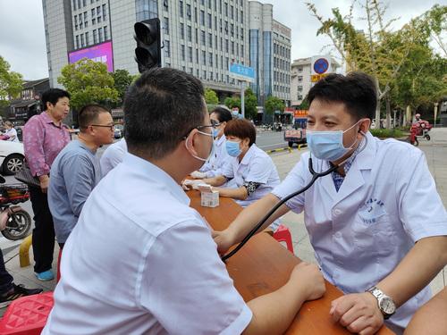 我和三甲医院医生聊了聊集采这件事