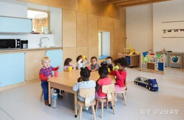 瑶一瑶已上幼儿园，家长却坐不住了？真相竟如此暖心！